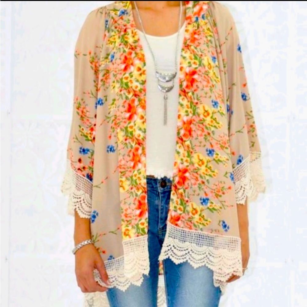 Umgee Kimono Medium/Large Beige Colorful Floral Pattern Embroidered Scalloped
